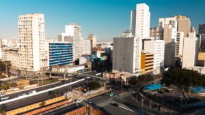 Como adaptar seu currículo para vagas de analista de dados em São Paulo: palavras-chave locais, estrutura ideal e exemplos que passam nos filtros ATS
