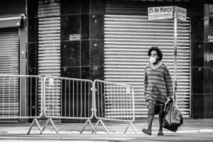 Como montar seu CV para vagas temporárias no comércio da Rua 25 de Março em São Paulo: exemplos prontos, palavras‑chave que passam no ATS e erros a evitar