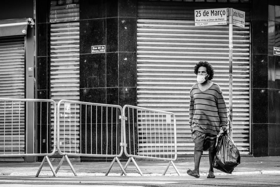 Como montar seu CV para vagas temporárias no comércio da Rua 25 de Março em São Paulo: exemplos prontos, palavras‑chave que passam no ATS e erros a evitar